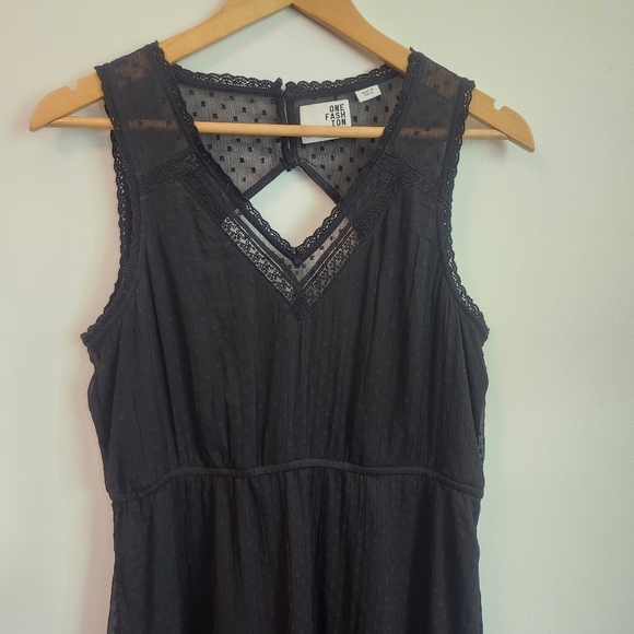 NWOT Vero Moda lacy black dress - Picture 2 of 10